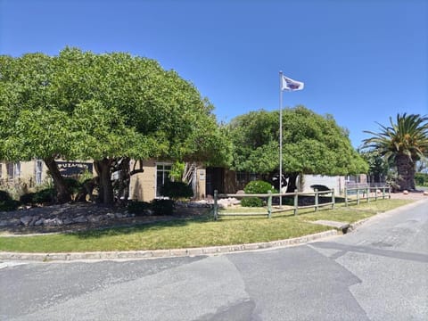 Garden, Garden view, Location