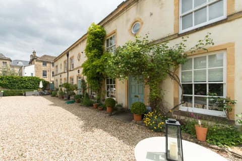 Property building, Facade/entrance, Inner courtyard view