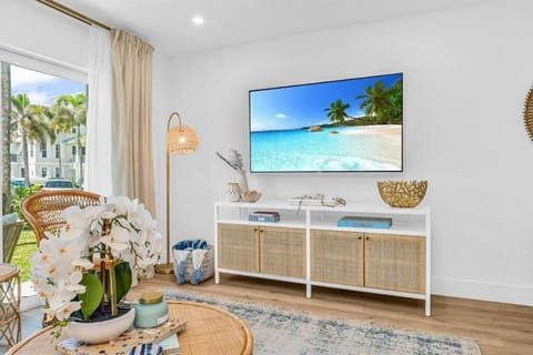 Communal lounge/ TV room