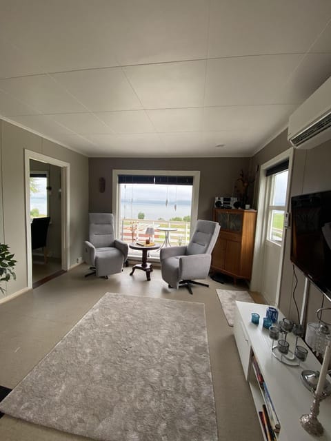 TV and multimedia, View (from property/room), Living room, Seating area