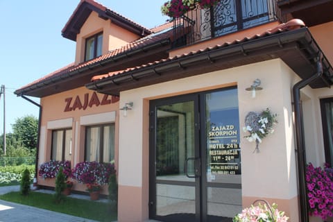 Facade/entrance, Balcony/Terrace, Decorative detail