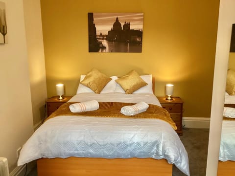 Coventry Train station studio Apartment in Coventry