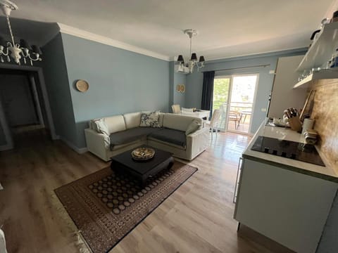 Kitchen or kitchenette, Photo of the whole room, Seating area, Dining area
