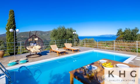 Day, Natural landscape, Pool view, Sea view, Swimming pool, sunbed