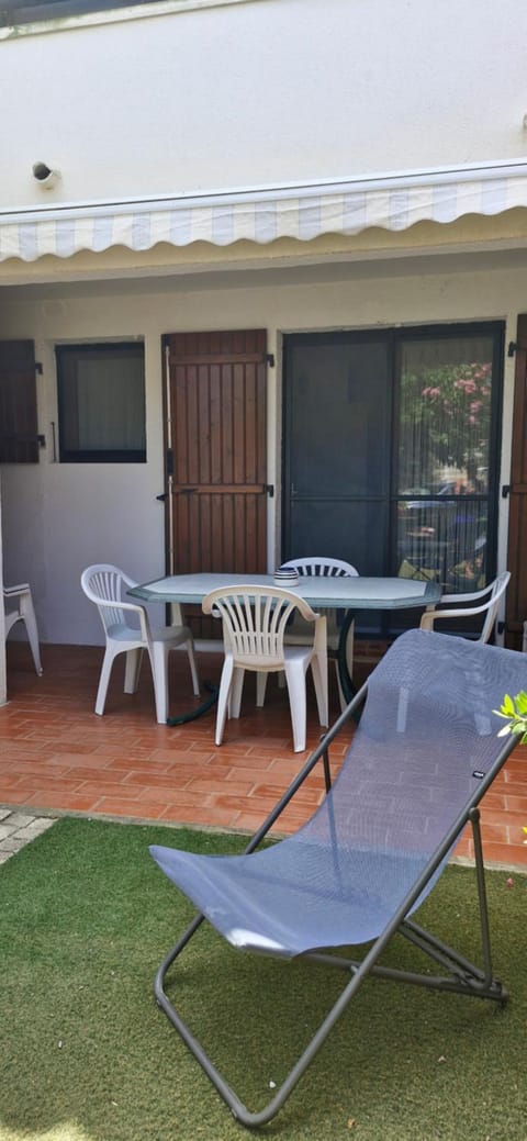 Petit appartement aux Stes Maries de la Mer Apartment in Saintes-Maries-de-la-Mer