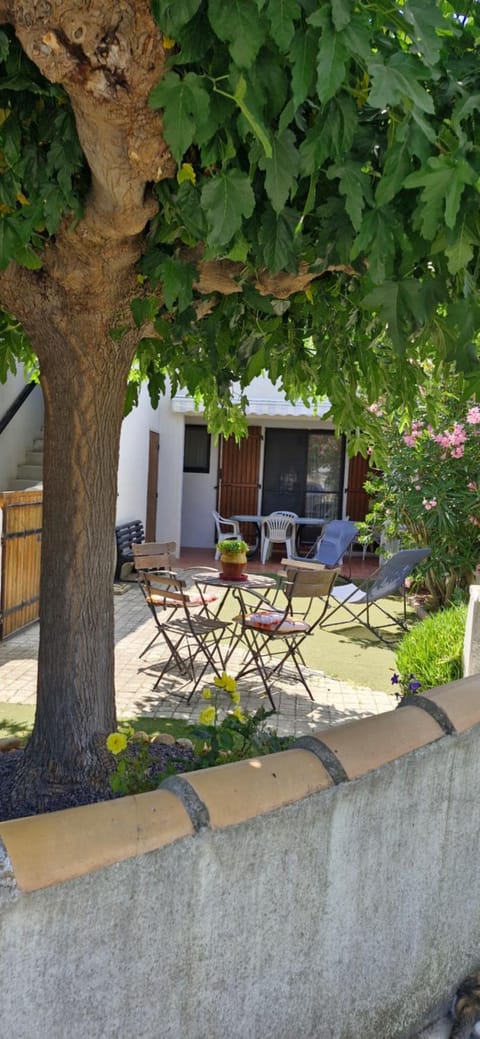 Petit appartement aux Stes Maries de la Mer Apartment in Saintes-Maries-de-la-Mer