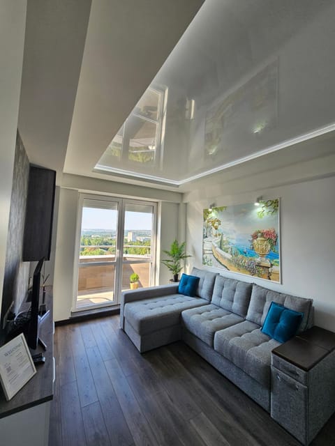 TV and multimedia, Seating area, Evening entertainment