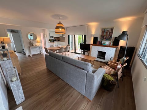 Casa con jardín a 200 mts de la playa House in O Salnés