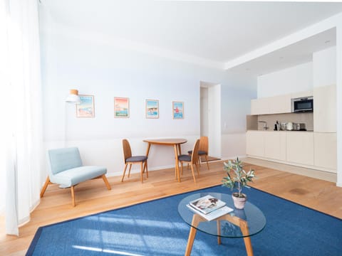 Kitchen or kitchenette, Dining area, minibar, pet friendly, stove