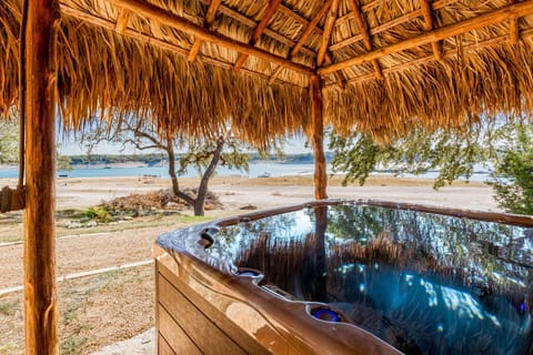 Lakeside House House in Hudson Bend