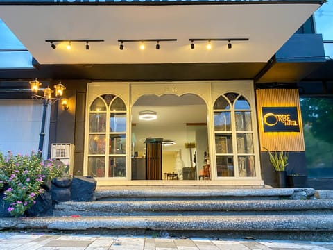 Facade/entrance