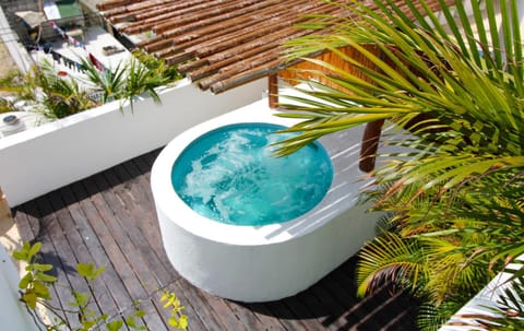 Hot Tub, Hot Tub