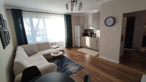 Kitchen or kitchenette, Living room, Seating area