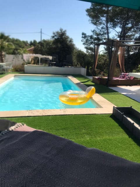 Villa LCP Évasion Romantique en Provence, Spa Privé en Option jacuzzi, sauna & hammam Apartment in Flayosc