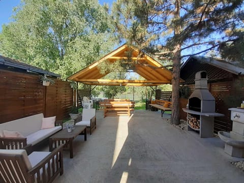 Vikendica DUNAV House in Novi Sad