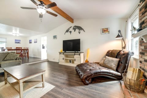Pet-Friendly Home with Hot Tub! 6 Mi to Dtwn Reno House in Reno