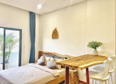 Bedroom, City view