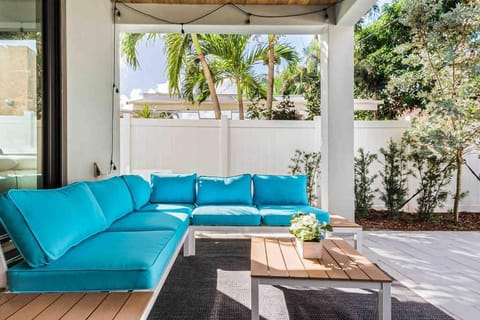 Luxury Paradise walk to Las Olas -5 mins to Beach House in Fort Lauderdale