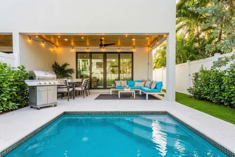 Luxury Paradise walk to Las Olas -5 mins to Beach House in Fort Lauderdale