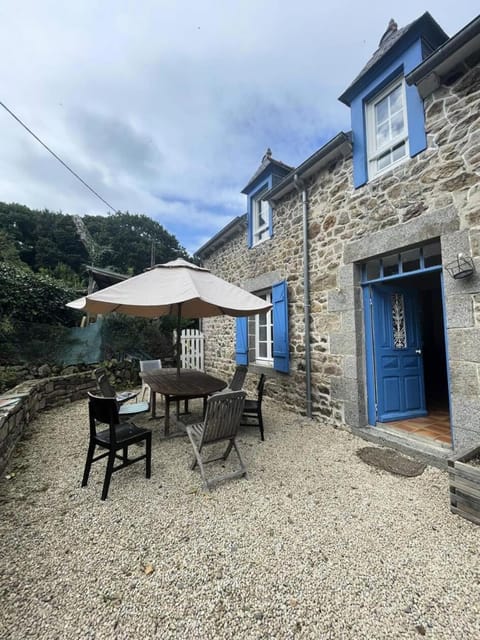 Résidence 740-pleneuf Val Andre - Belle maison en pierre offrant de beaux volumes dans la campagne de Pleneuf Val André MAE-8554 Villa in Brittany