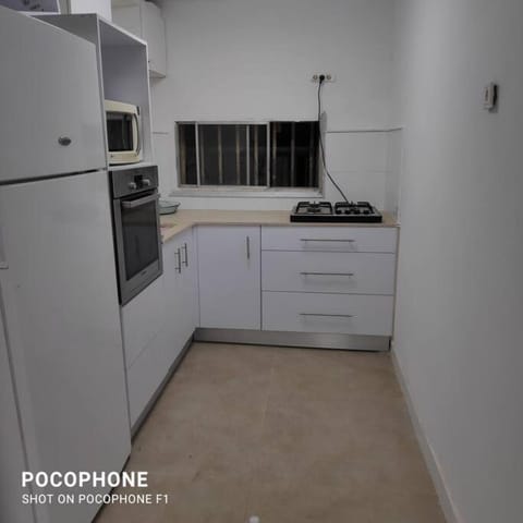 Kitchen or kitchenette, minibar, pet friendly, stove