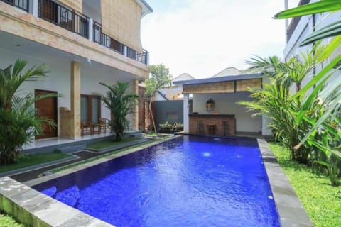 Property building, Day, Garden, Garden view, Pool view, Swimming pool