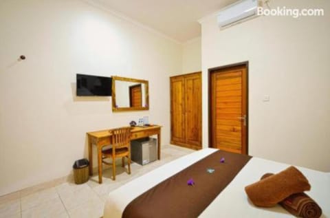 Communal lounge/ TV room, Bed, TV and multimedia, Photo of the whole room, Evening entertainment, Bedroom, towels, wardrobe, air conditioner