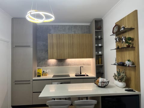 Kitchen or kitchenette, Dining area, stove
