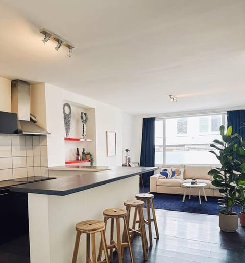 Historic Center Apartment Walk to Everything Apartment in Ghent