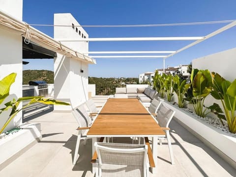 Rooftop Penthouse La Quinta Outdoor Kitchen Wifi Apartment in Marbella