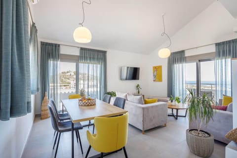 Communal lounge/ TV room, Living room, Seating area