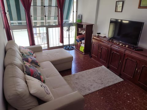 Communal lounge/ TV room, Communal lounge/ TV room, TV and multimedia, Living room, Seating area