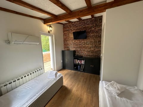 Communal lounge/ TV room, Bed, Bedroom, internet