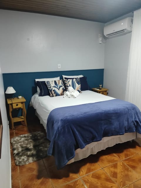 Bedroom, air conditioner