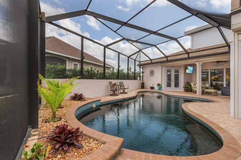 Game Room with Pool Table, Heated Pool, Gorgeous view & Gulf Access - Cape Coral Memories - Roelens House in Cape Coral