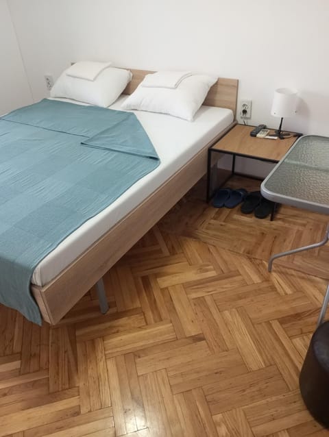 Airport MD rooms Hostel in Belgrade
