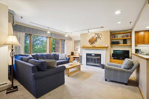 TV and multimedia, Living room, Seating area, flat iron