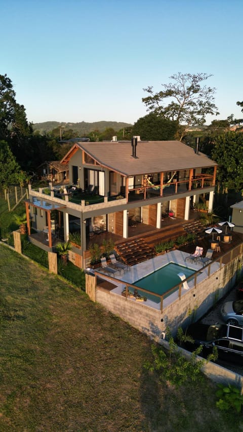 Property building, Day, Natural landscape, Pool view, Swimming pool, Parking