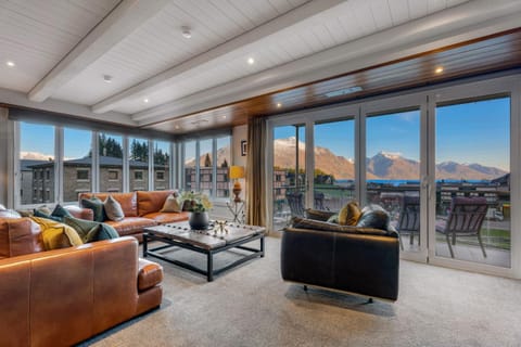 Natural landscape, Balcony/Terrace, Living room, Mountain view