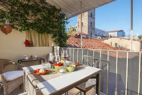 Nearby landmark, Balcony/Terrace, Dining area