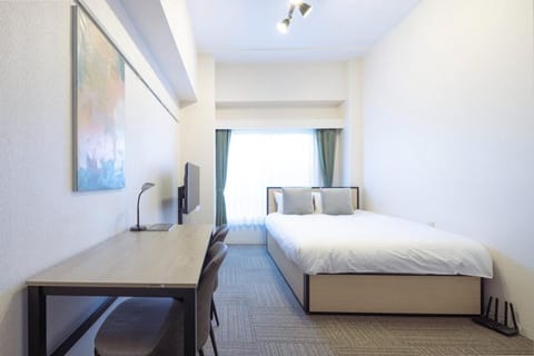 Bed, Photo of the whole room, Decorative detail, Seating area, Bedroom, hair dresser