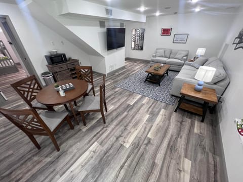 Springhurst Serenity Fresh 4BR Getaway Apartment in Lake Saint Louis