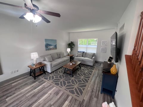 Springhurst Serenity Fresh 4BR Getaway Apartment in Lake Saint Louis