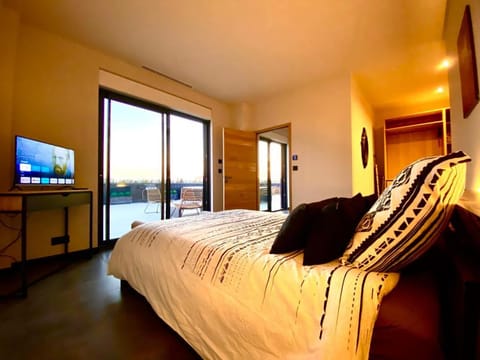 Saint Remy de Provence Roof top avec jacuzzi Apartment in Saint-Remy-de-Provence