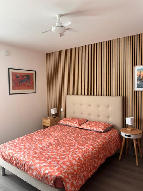 Bedroom, air conditioner