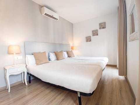Bed, Bedroom, air conditioner