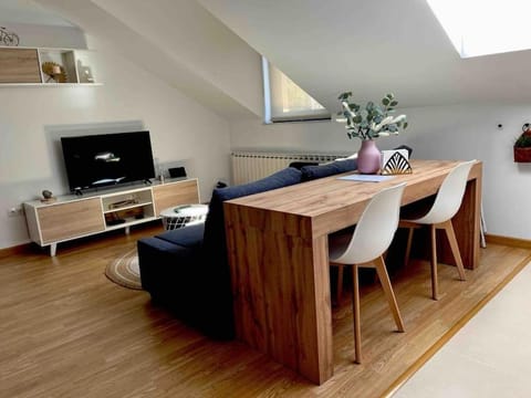 TV and multimedia, Living room, Dining area