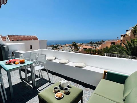 Day, Natural landscape, BBQ facilities, View (from property/room), Balcony/Terrace, Dining area, Sea view
