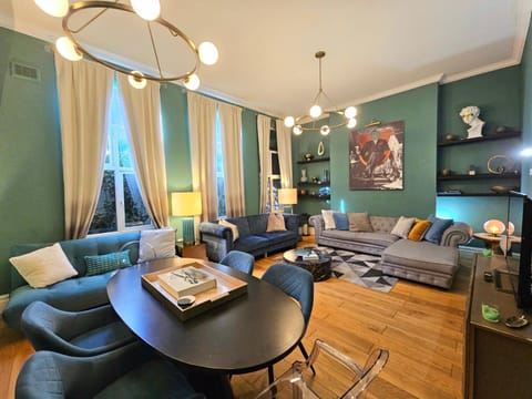 TV and multimedia, Living room, Seating area, Dining area, internet
