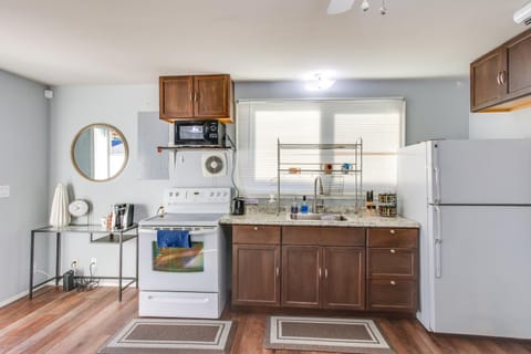 Washington Vacation Rental Near Seattle and Tacoma Apartment in Des Moines